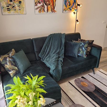 Apartament Nina 耶莱尼亚古拉 外观 照片