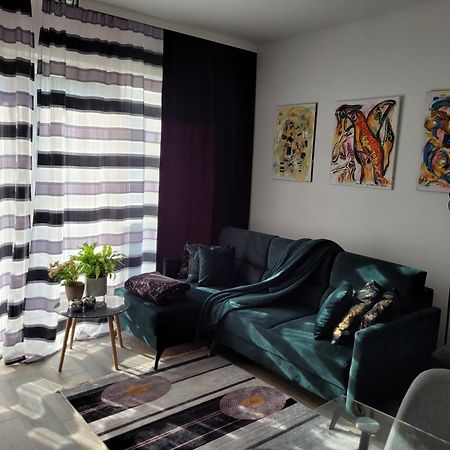 Apartament Nina 耶莱尼亚古拉 外观 照片