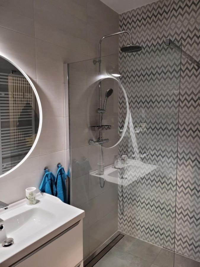 Apartament Nina 耶莱尼亚古拉 外观 照片