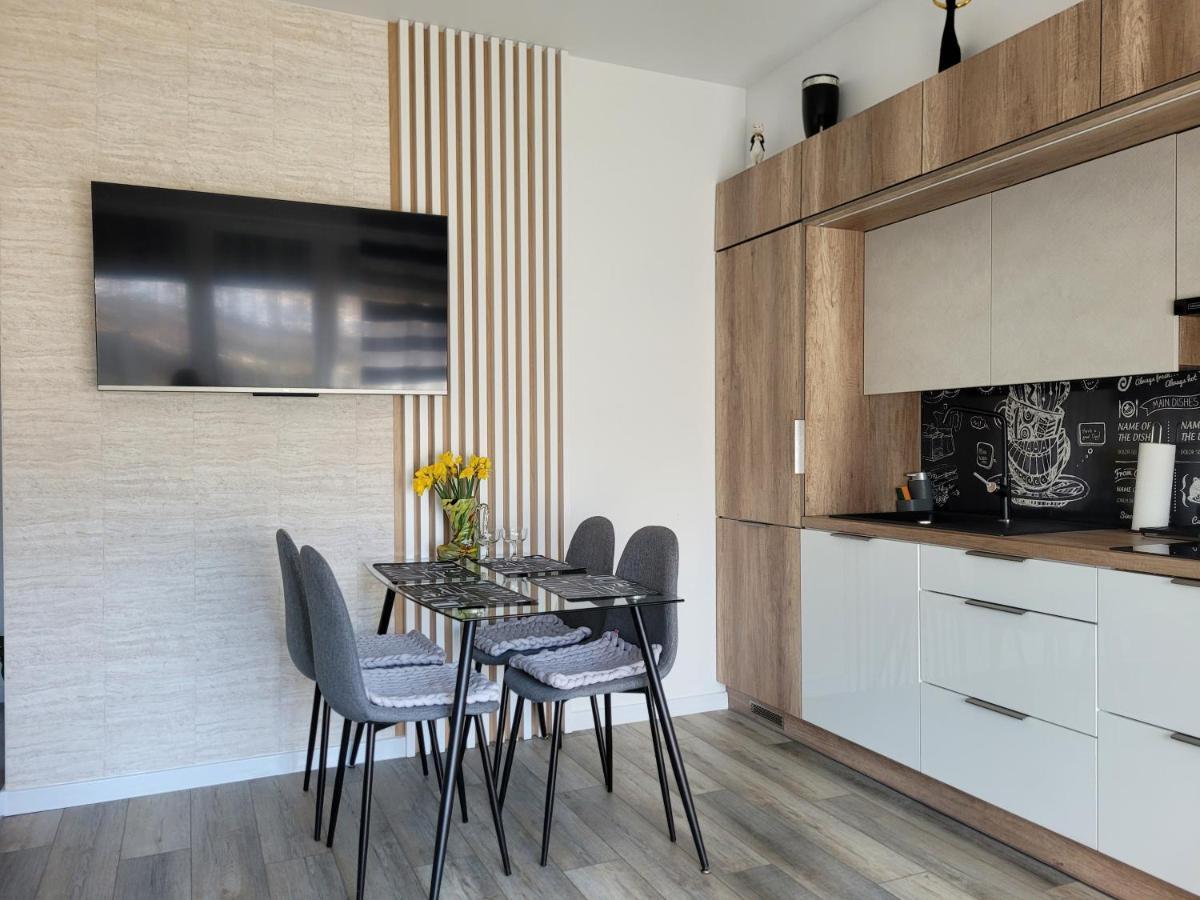 Apartament Nina 耶莱尼亚古拉 外观 照片